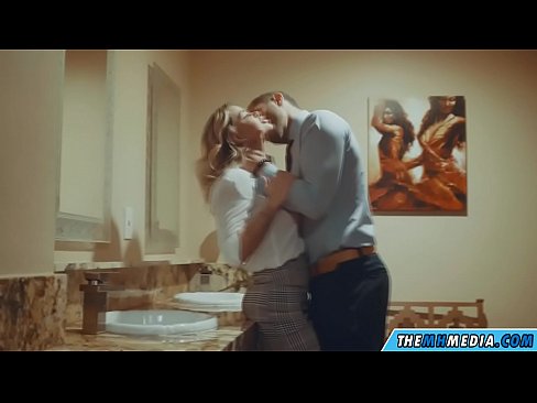 ❤️ Когато наедряла блондинка ви съблазни в обществена тоалетна Супер порно в bg.assistdoctor23.ru ☑